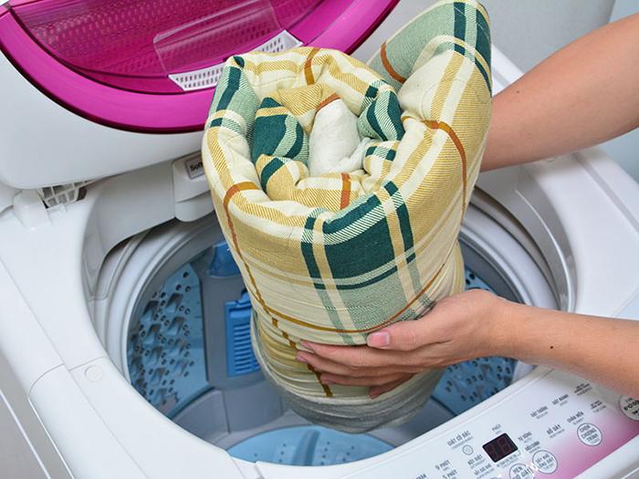 Hướng dẫn giặt chăn everon bằng máy giặt đúng cách 3 chăn everon 3